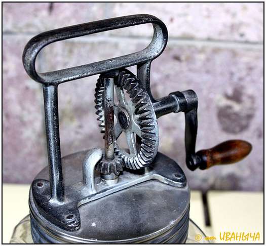 Antique Hand Powered Blender – Moolf